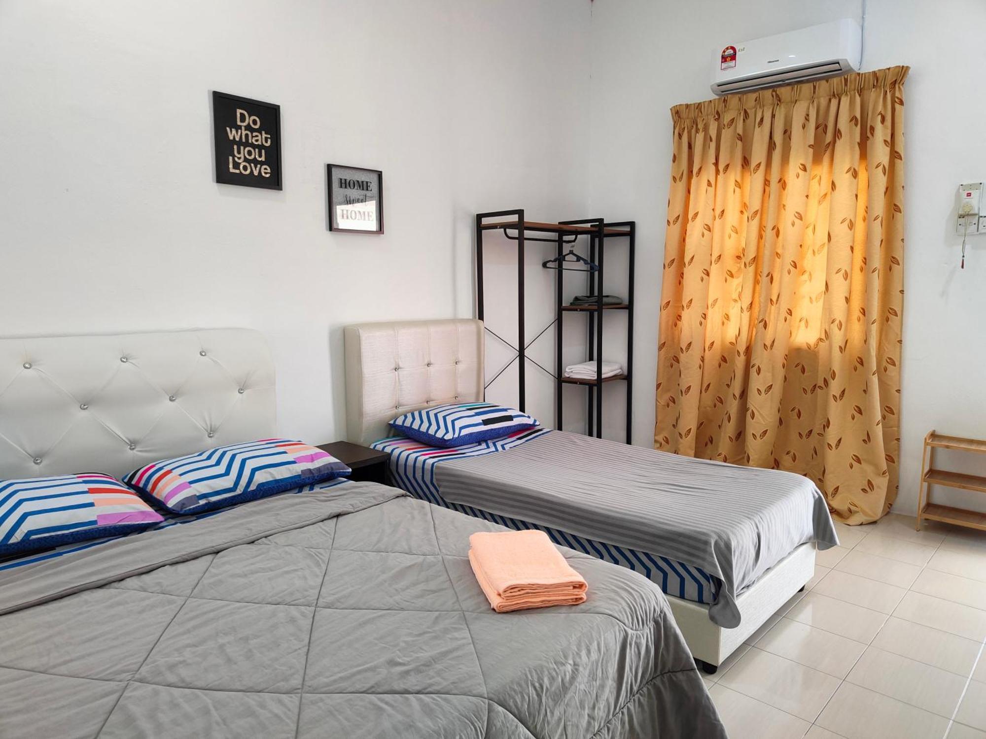 Laman Hanaz Pantai Cenang  Room photo